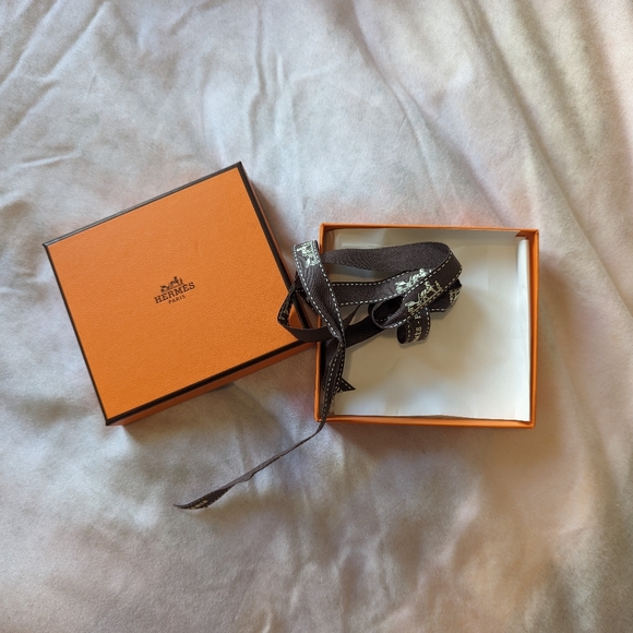 Authentic Hermes Shopping Bag and Box - Picture 2 of 5